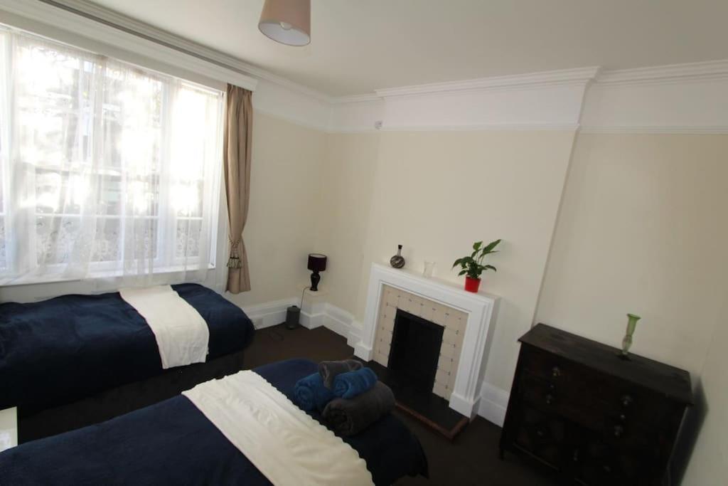 Perfect For Large Family & Friends, Free Parking, Games Reading Exterior foto