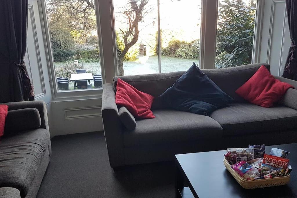 Perfect For Large Family & Friends, Free Parking, Games Reading Exterior foto