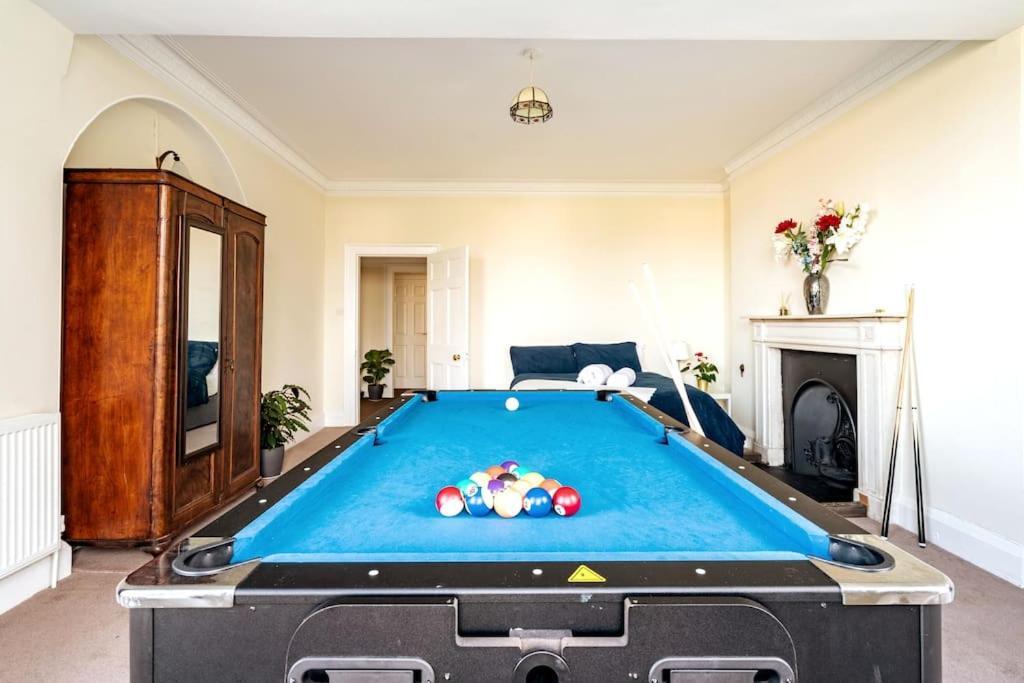 Perfect For Large Family & Friends, Free Parking, Games Reading Exterior foto