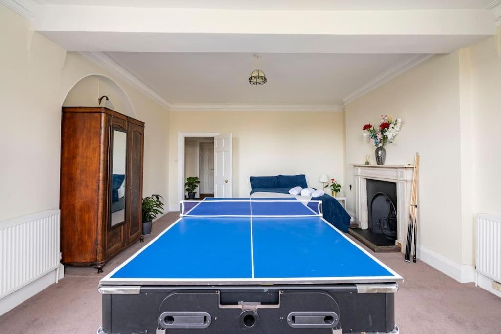 Perfect For Large Family & Friends, Free Parking, Games Reading Exterior foto